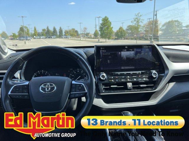 used 2020 Toyota Highlander car, priced at $34,577