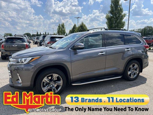 used 2018 Toyota Highlander car, priced at $26,467