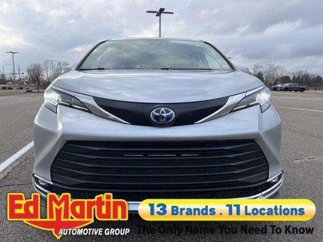 used 2023 Toyota Sienna car, priced at $42,044