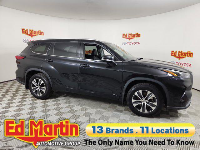 used 2022 Toyota Highlander Hybrid car, priced at $30,285