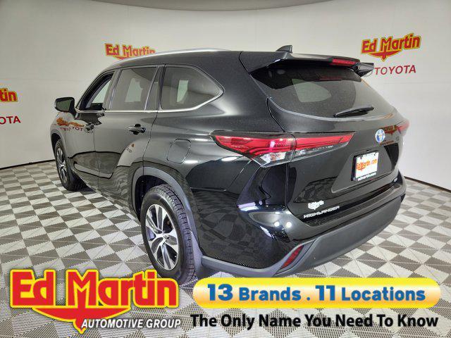 used 2022 Toyota Highlander Hybrid car, priced at $30,285