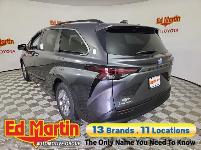new 2025 Toyota Sienna car, priced at $49,914