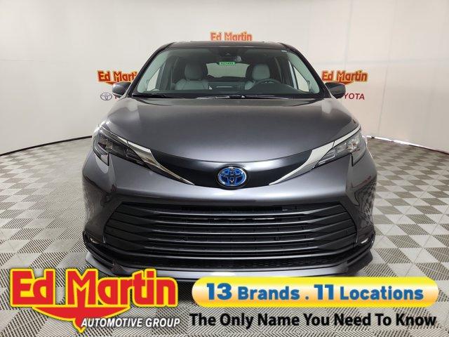 new 2025 Toyota Sienna car, priced at $49,914