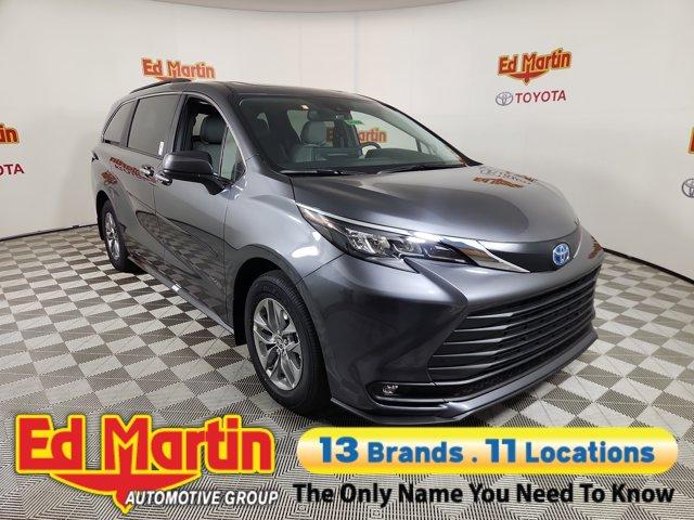 new 2025 Toyota Sienna car, priced at $49,914