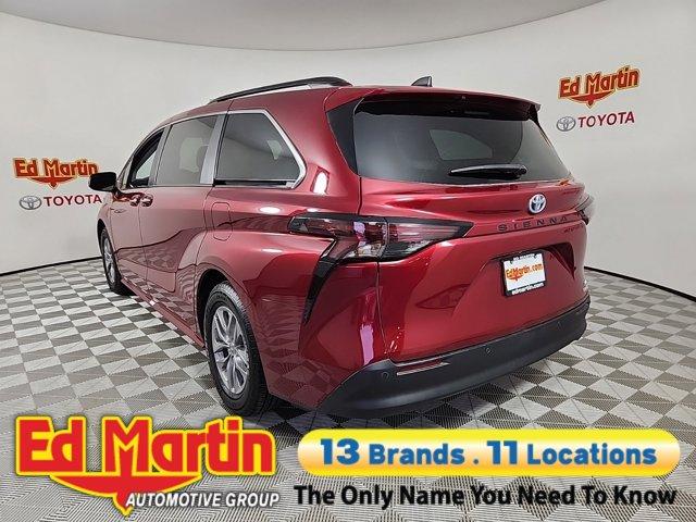 used 2023 Toyota Sienna car, priced at $39,897