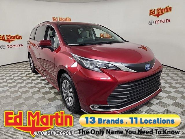 used 2023 Toyota Sienna car, priced at $39,897