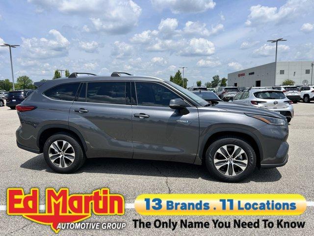 used 2021 Toyota Highlander Hybrid car, priced at $32,682
