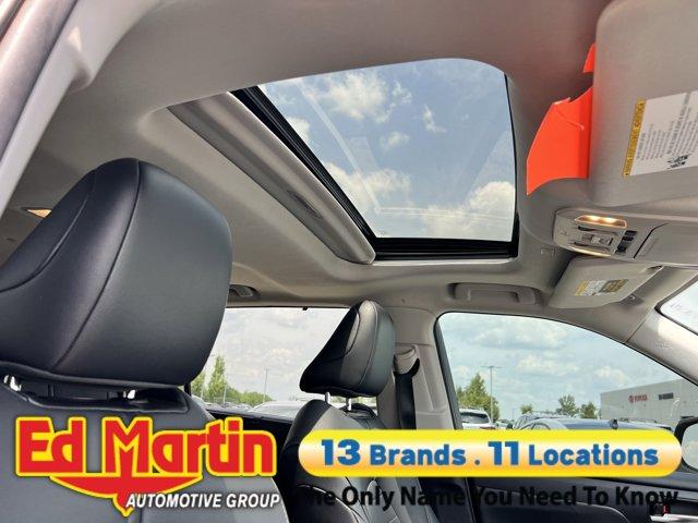 used 2021 Toyota Highlander Hybrid car, priced at $32,682