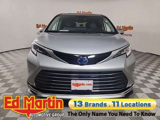 used 2024 Toyota Sienna car, priced at $50,389