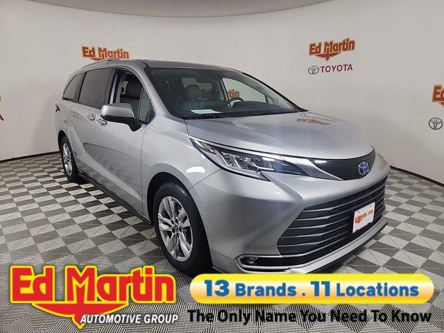 used 2024 Toyota Sienna car, priced at $50,389