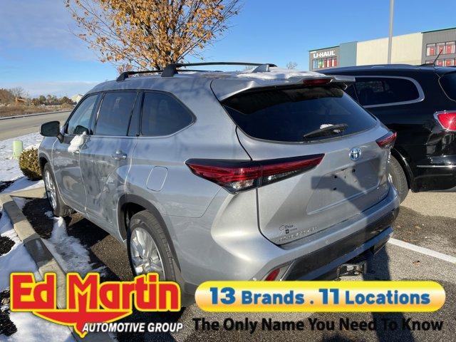 used 2021 Toyota Highlander Hybrid car, priced at $33,997