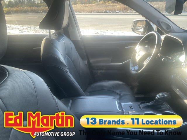 used 2021 Toyota Highlander Hybrid car, priced at $33,997