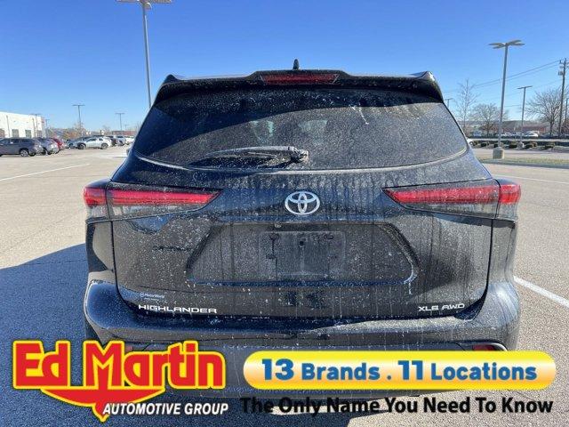 used 2021 Toyota Highlander car, priced at $33,964