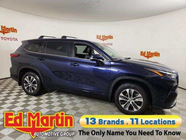 used 2022 Toyota Highlander car, priced at $27,729