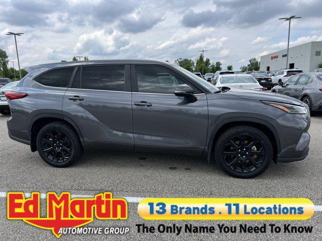 used 2023 Toyota Highlander car, priced at $31,997