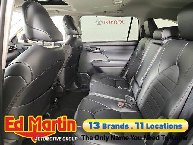 used 2023 Toyota Highlander car, priced at $34,197