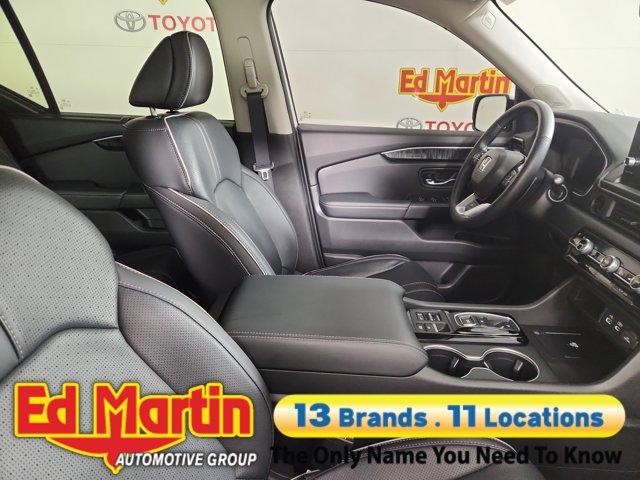 used 2023 Honda Pilot car, priced at $41,386