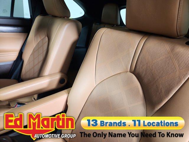used 2021 Toyota Highlander car, priced at $34,997