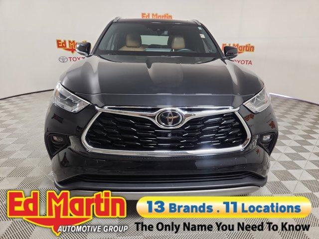 used 2021 Toyota Highlander car, priced at $34,997