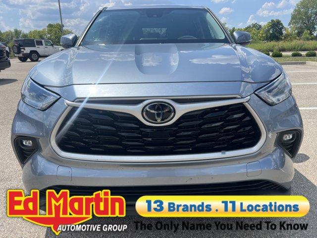 used 2021 Toyota Highlander car, priced at $29,299