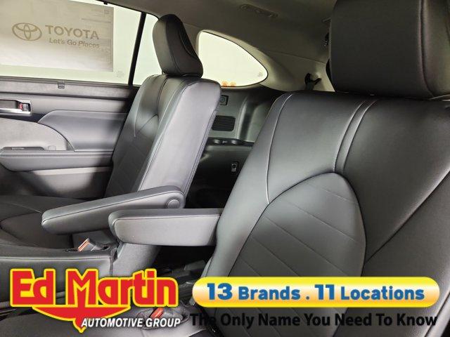 new 2025 Toyota Highlander car, priced at $49,690