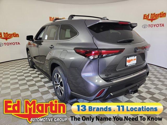 new 2025 Toyota Highlander car, priced at $49,690