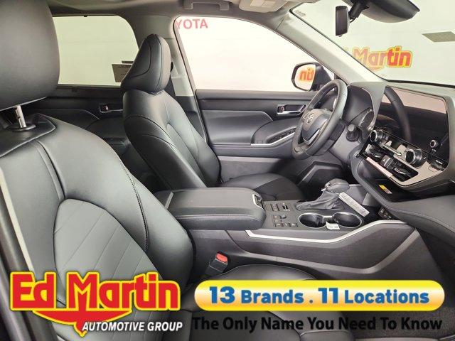 new 2025 Toyota Highlander car, priced at $49,690