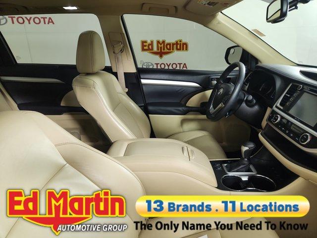 used 2015 Toyota Highlander car, priced at $11,500