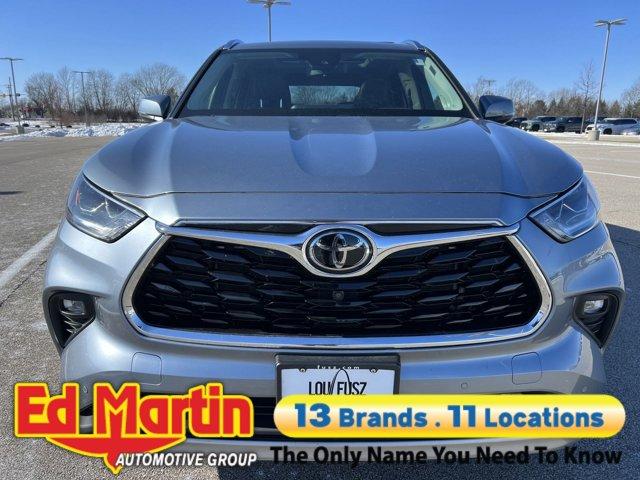 used 2021 Toyota Highlander car, priced at $34,273