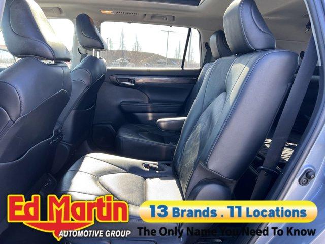 used 2021 Toyota Highlander car, priced at $34,273