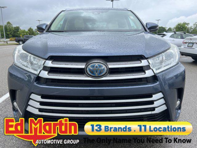 used 2018 Toyota Highlander Hybrid car, priced at $26,592