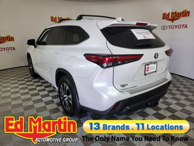 used 2022 Toyota Highlander Hybrid car, priced at $28,795