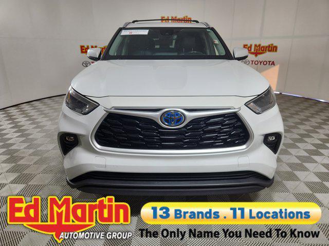used 2022 Toyota Highlander Hybrid car, priced at $28,795
