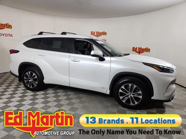 used 2022 Toyota Highlander Hybrid car, priced at $28,795