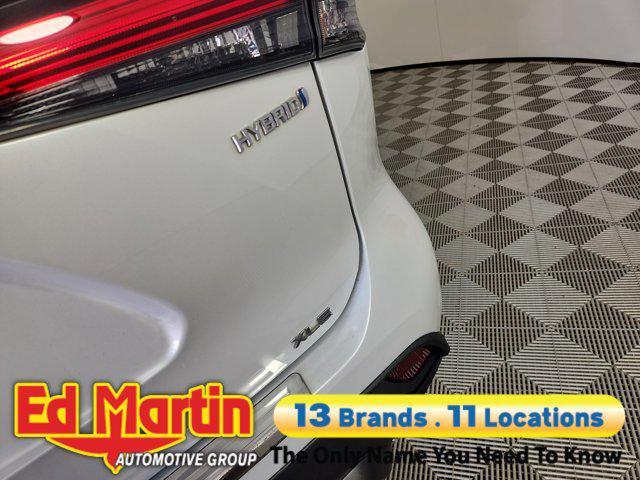 used 2022 Toyota Highlander Hybrid car, priced at $28,795