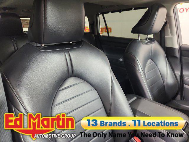 used 2022 Toyota Highlander Hybrid car, priced at $28,795