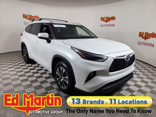 used 2022 Toyota Highlander Hybrid car, priced at $28,795