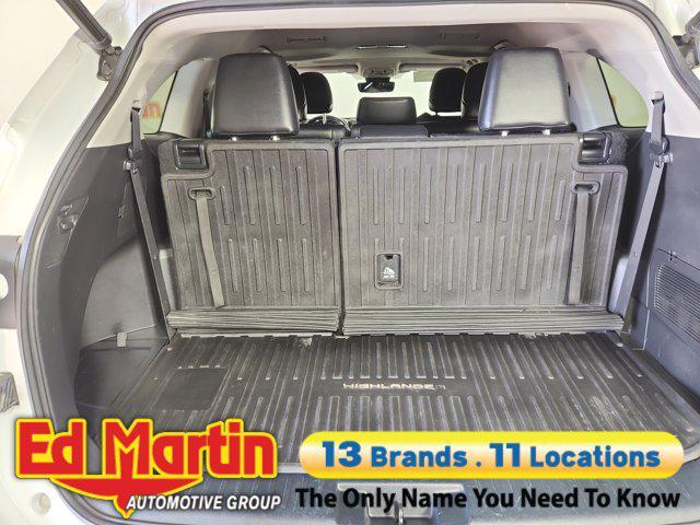 used 2022 Toyota Highlander Hybrid car, priced at $28,795