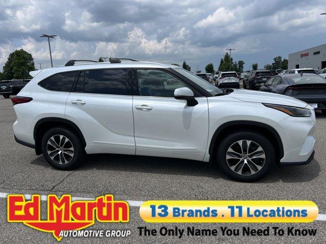 used 2022 Toyota Highlander car, priced at $34,939