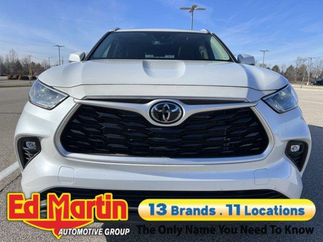 used 2022 Toyota Highlander car, priced at $35,867