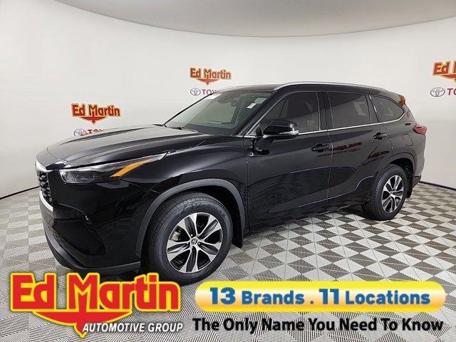 used 2022 Toyota Highlander car, priced at $27,599