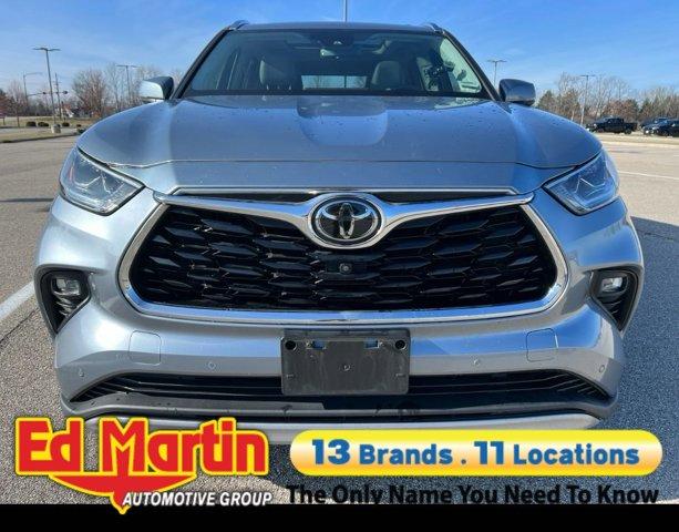 used 2021 Toyota Highlander car, priced at $33,597