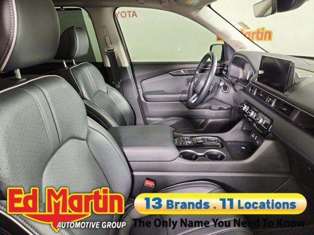 used 2025 Honda Pilot car, priced at $48,370