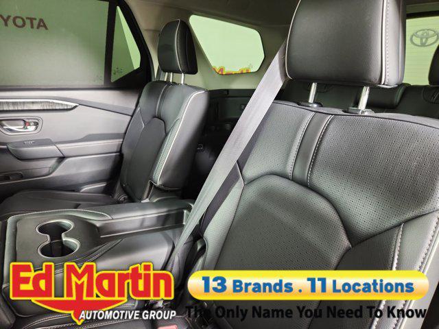 used 2025 Honda Pilot car, priced at $48,370