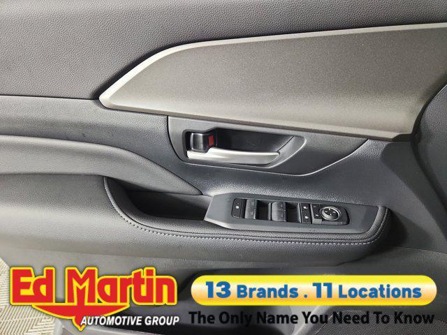 new 2025 Toyota Highlander car, priced at $46,476