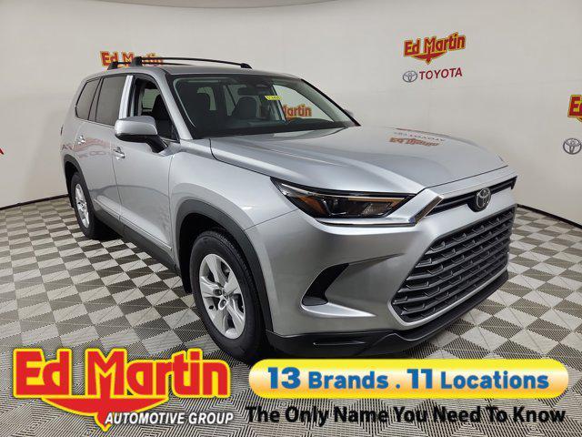 new 2025 Toyota Highlander car, priced at $46,476