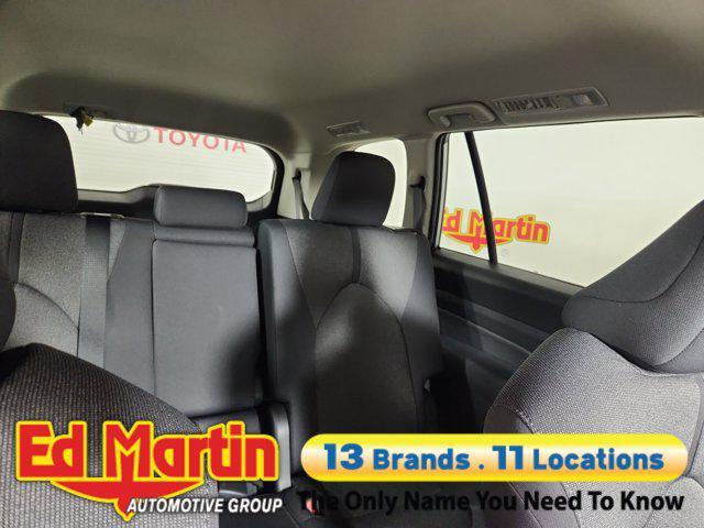 new 2025 Toyota Highlander car, priced at $46,476