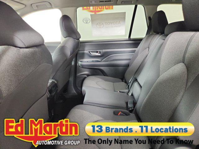 new 2025 Toyota Highlander car, priced at $46,476