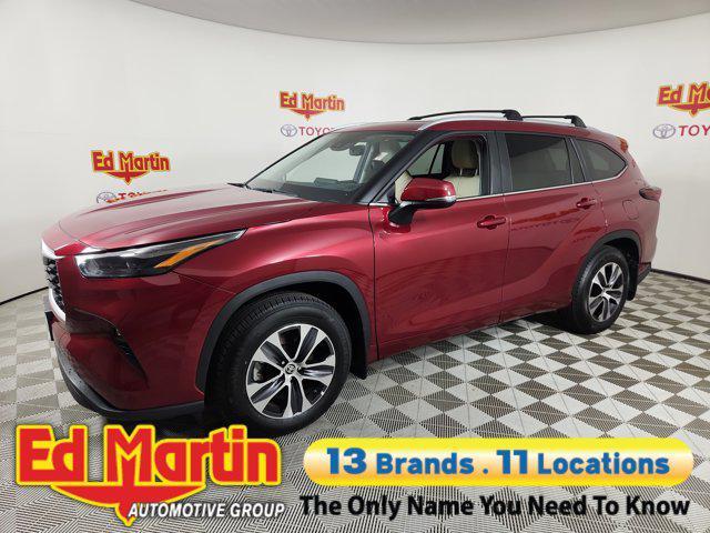 used 2024 Toyota Highlander car, priced at $37,225