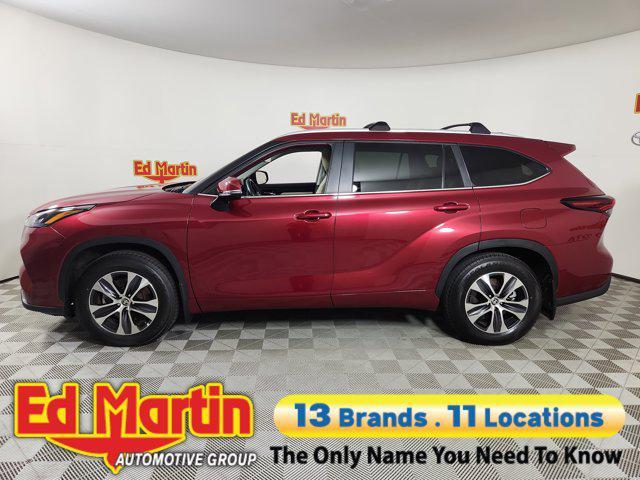used 2024 Toyota Highlander car, priced at $37,225